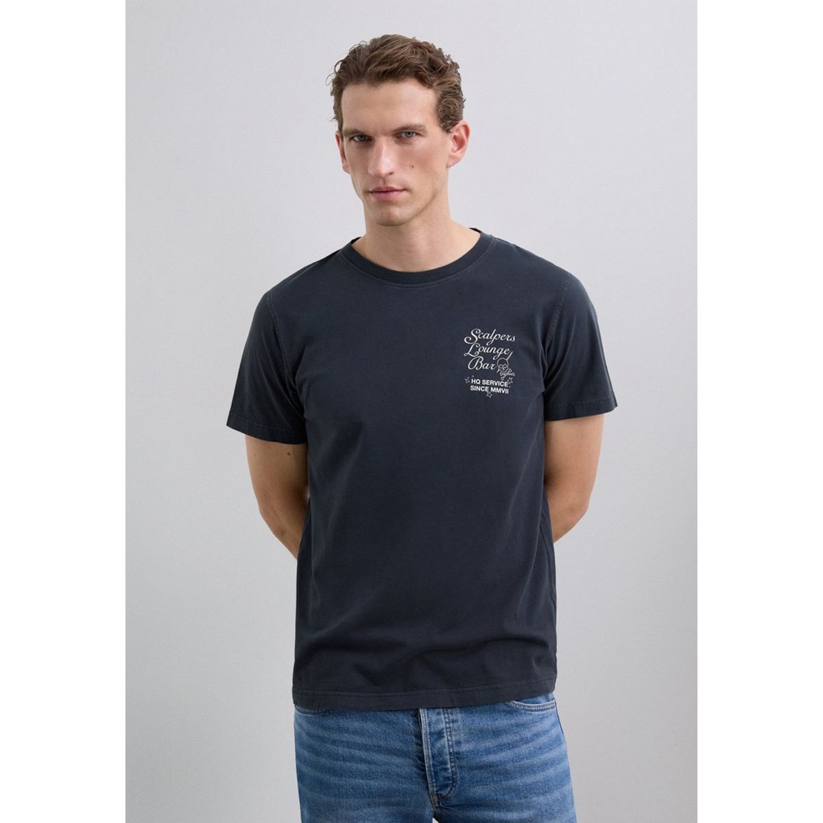 SCALPERS - Polera Print Lounge Bar