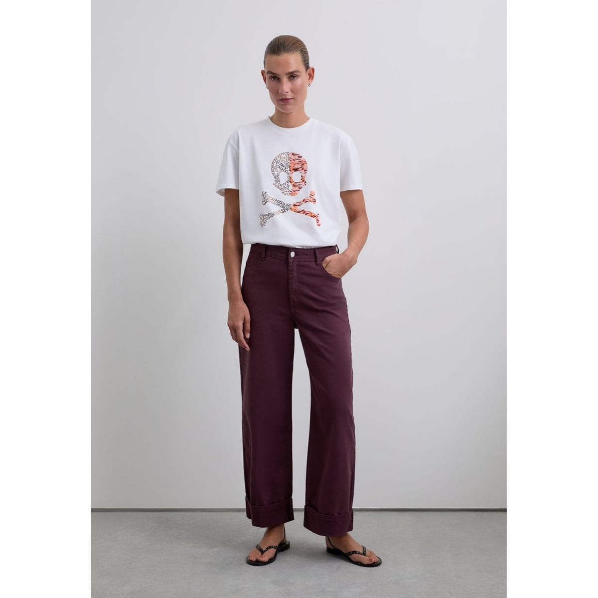 SCALPERS - Polera Logo Calavera Print