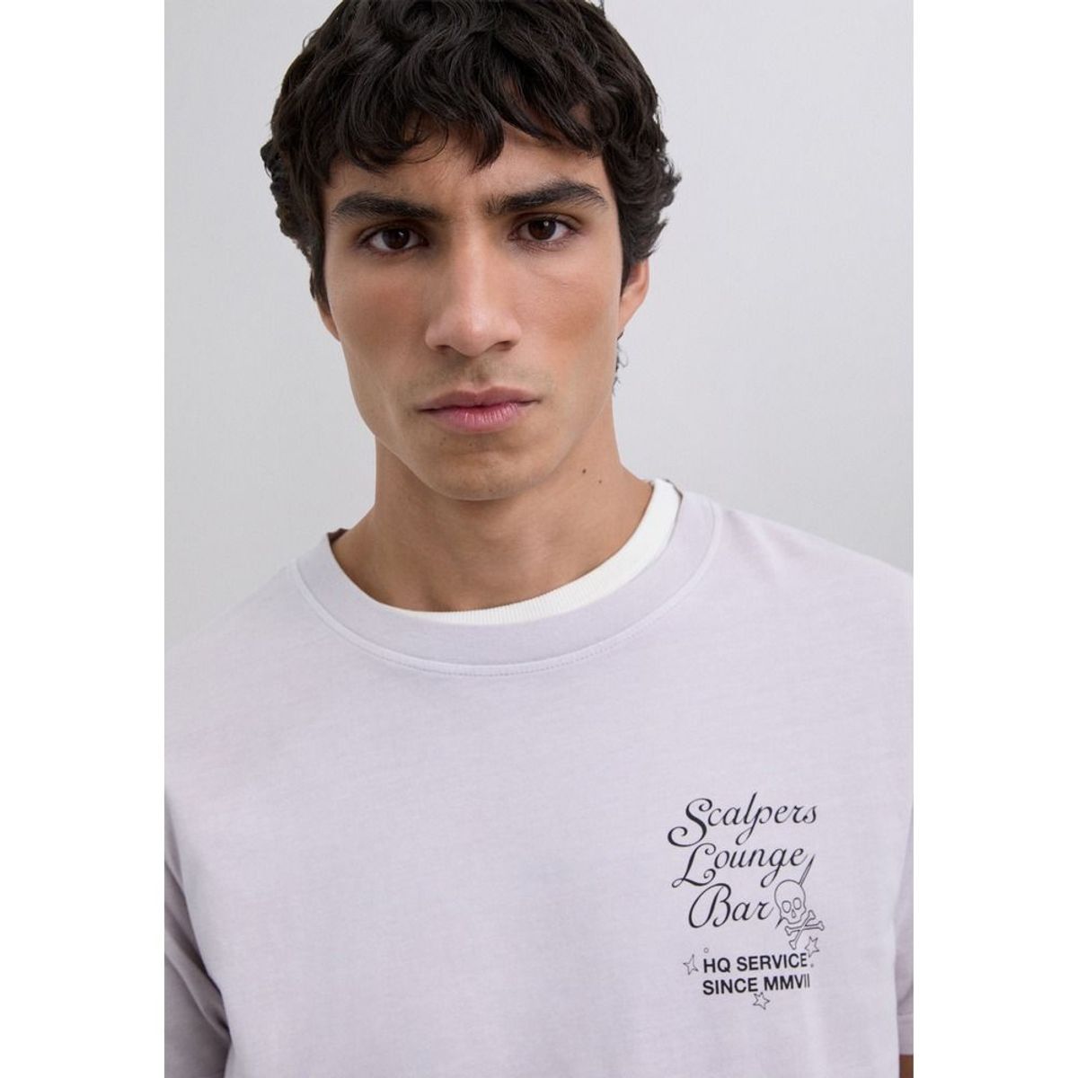 SCALPERS - Polera Print Lounge Bar