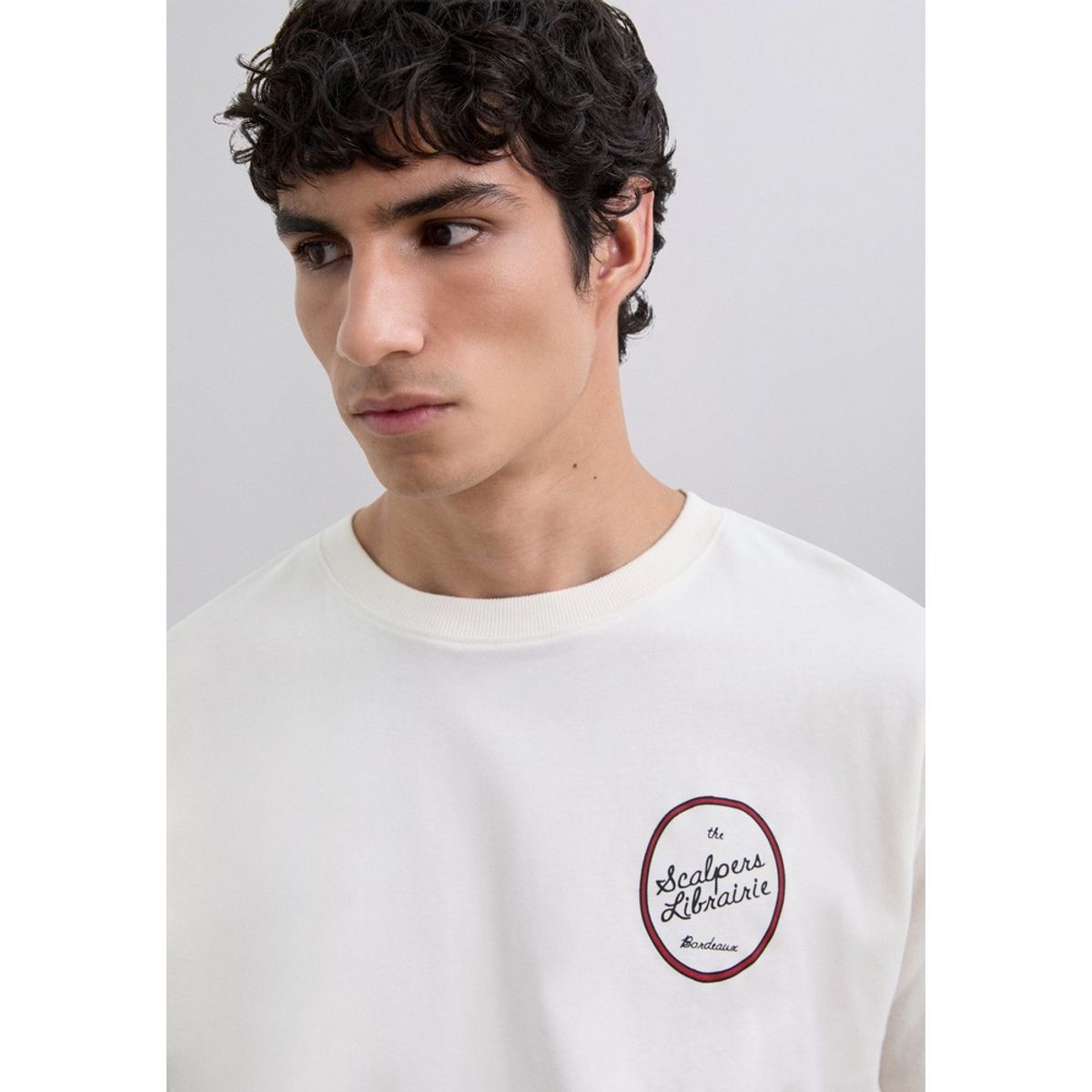 SCALPERS - Polera Estampada Librairie