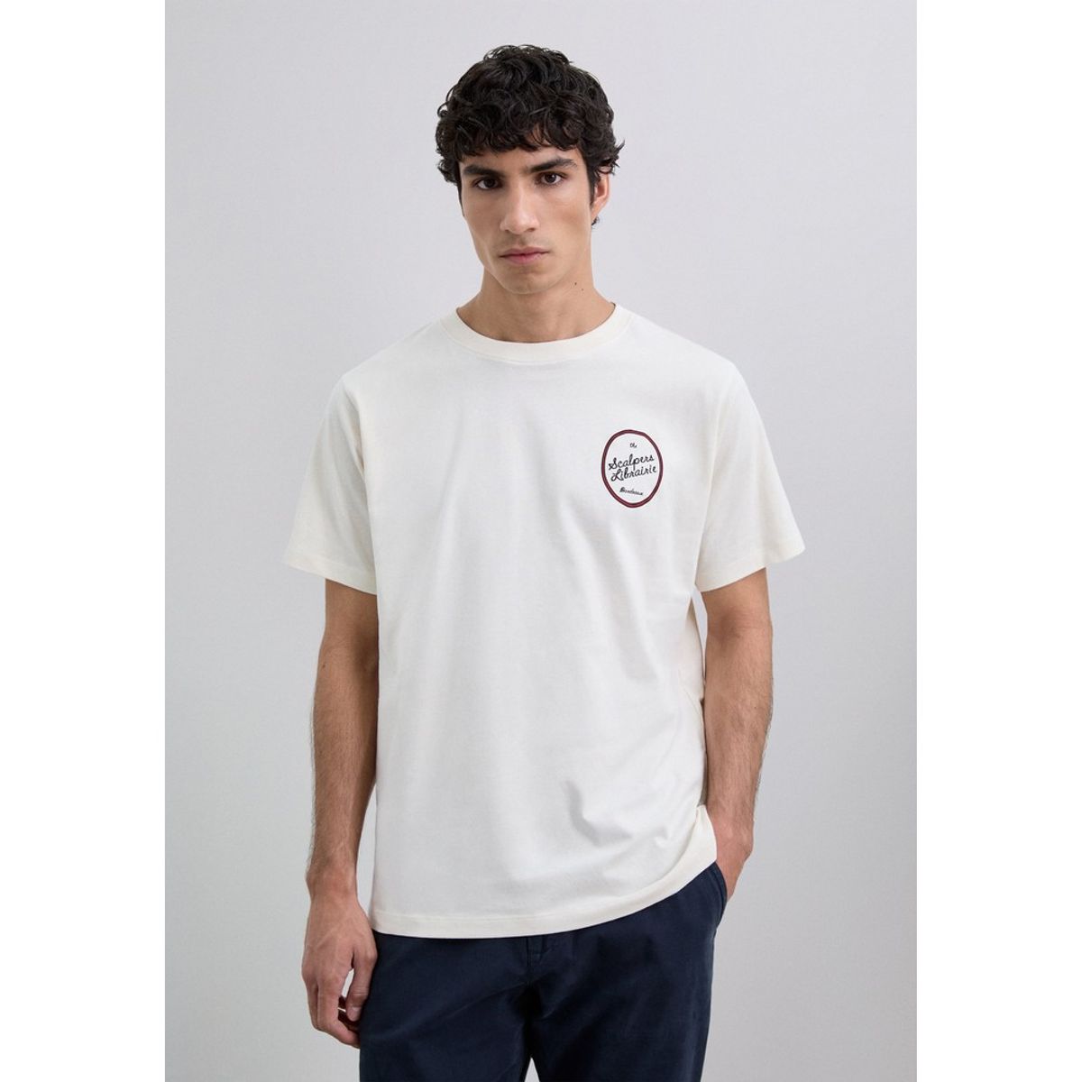 SCALPERS - Polera Estampada Librairie