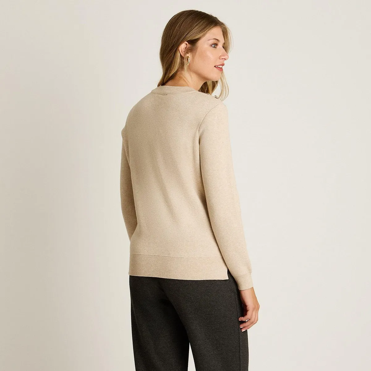 LORENZO DI PONTTI - Sweater Beige con Estampado Geométrico y Botones en Hombro en Tejido