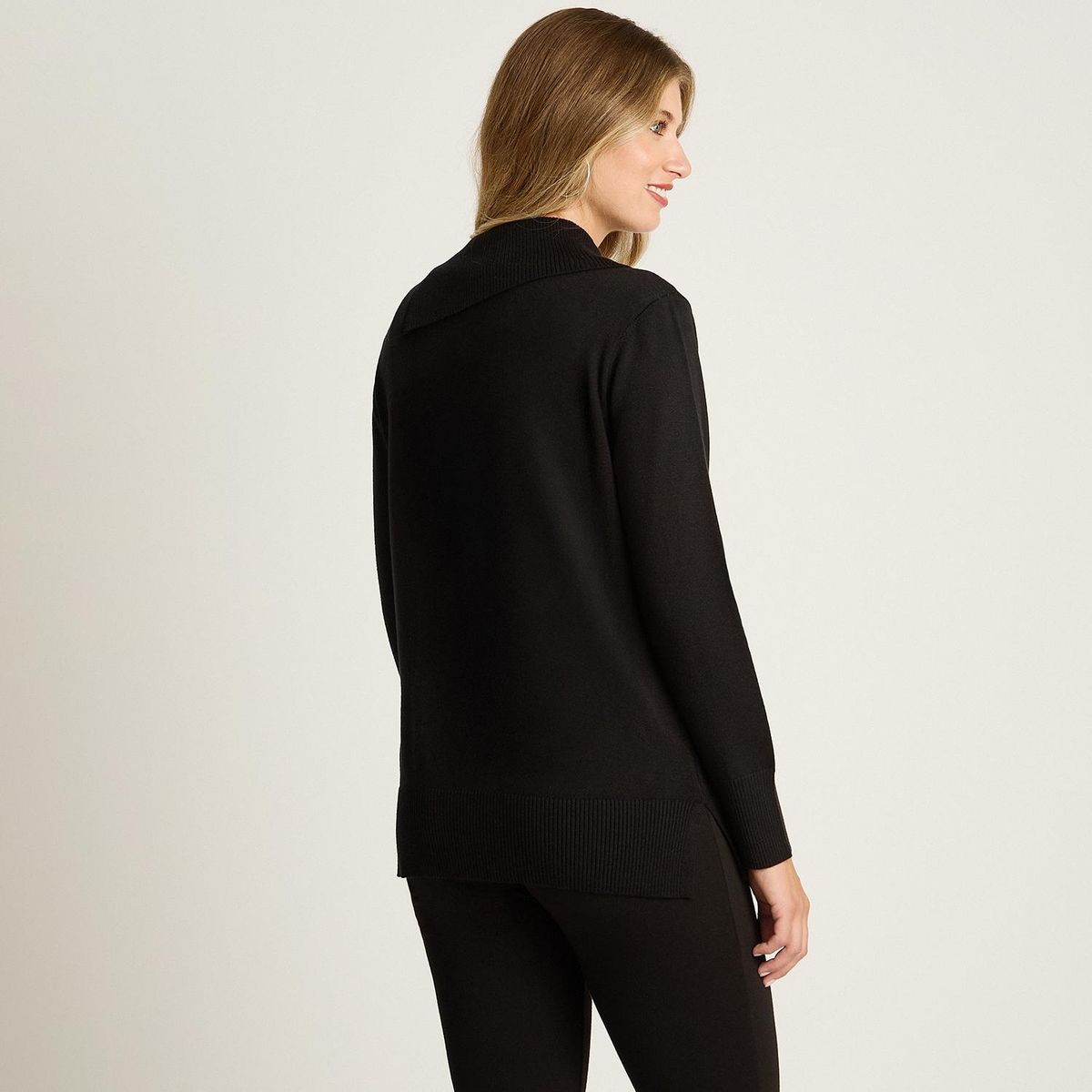 LORENZO DI PONTTI - Sweater Negro con Cuello Asimétrico y Botones en Hombro en Tejido