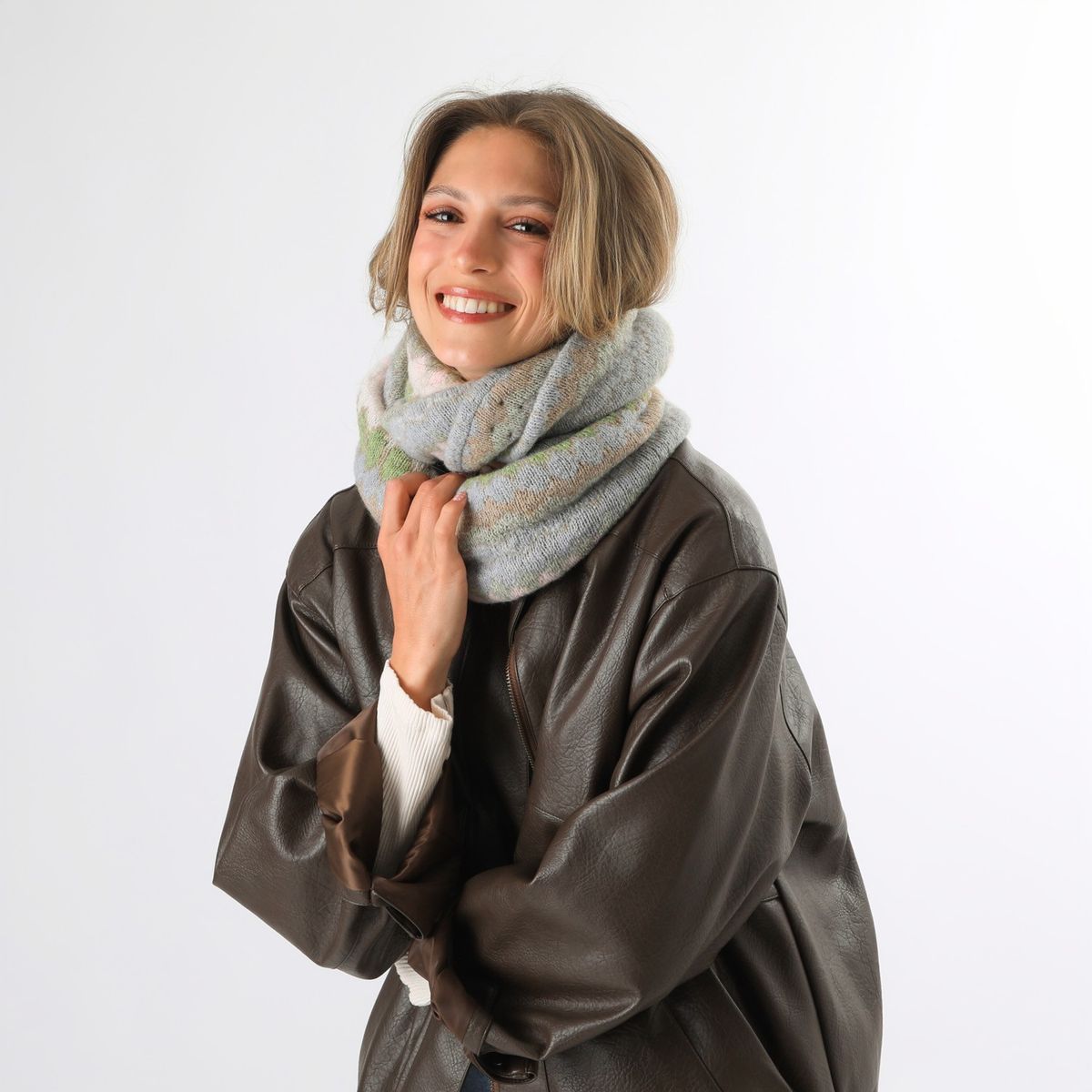 HUMANA - Cuello Oli Green Humana