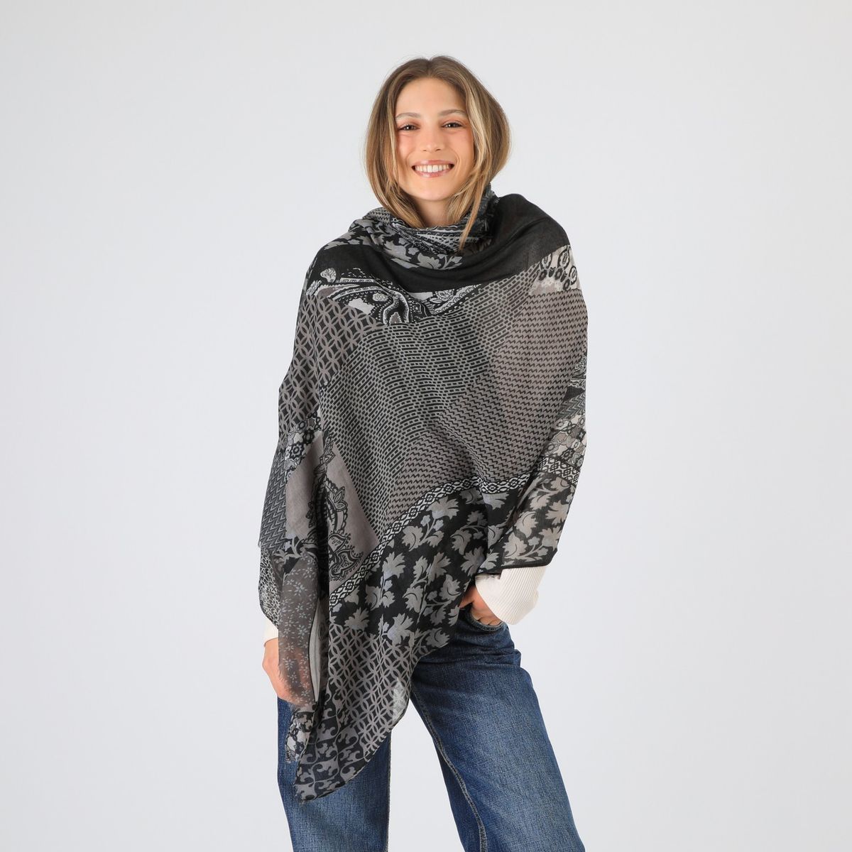 I D - Pañuelo Estampado Alginet Negro I-D