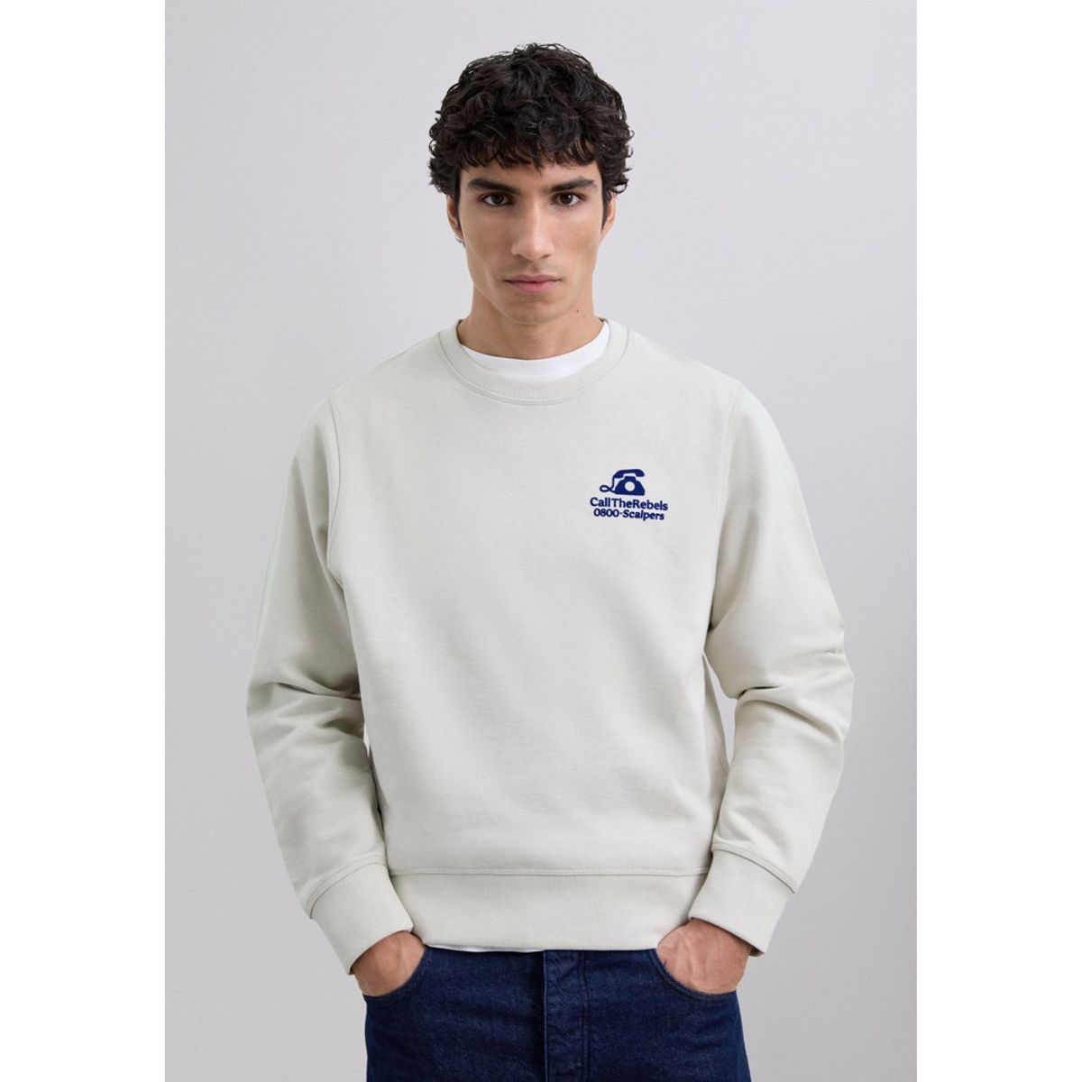 SCALPERS - Polerón Logo Relieve