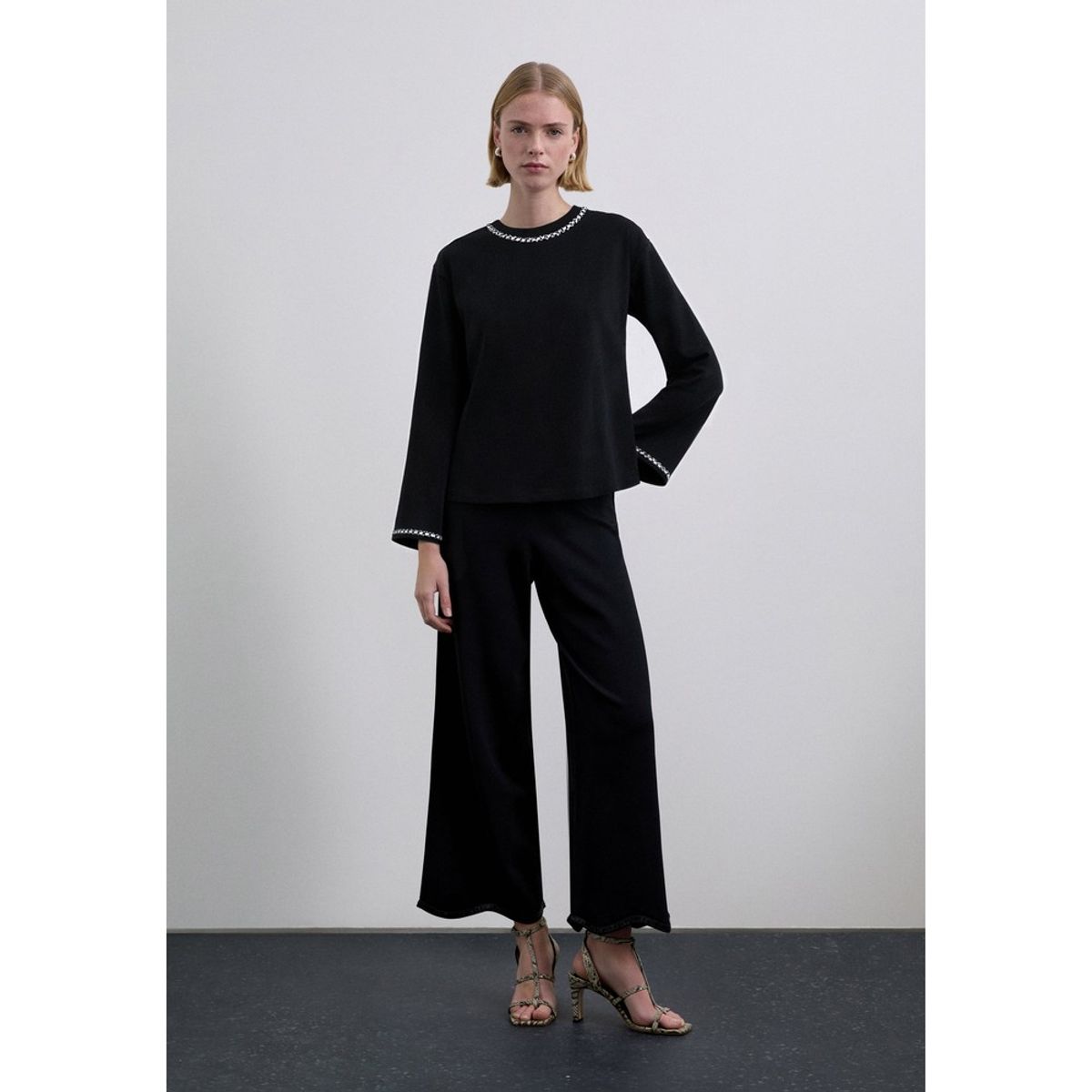 SCALPERS - Jersey Detalles Lentejuelas