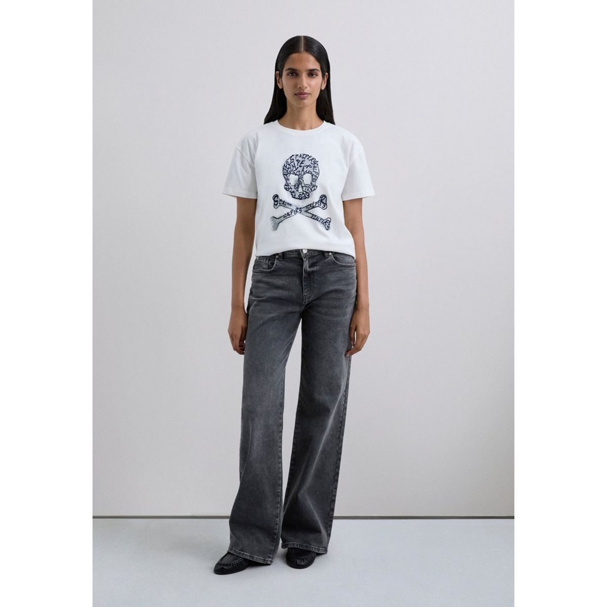 SCALPERS - Polera Logo Calavera Print