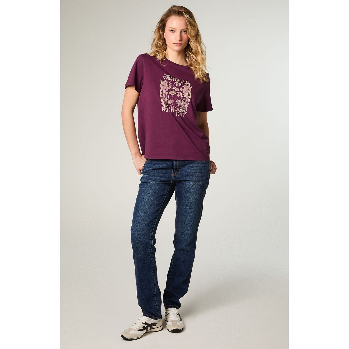 WRANGLER - Polera Mujer Graphic Tee Regular Fit Violeta