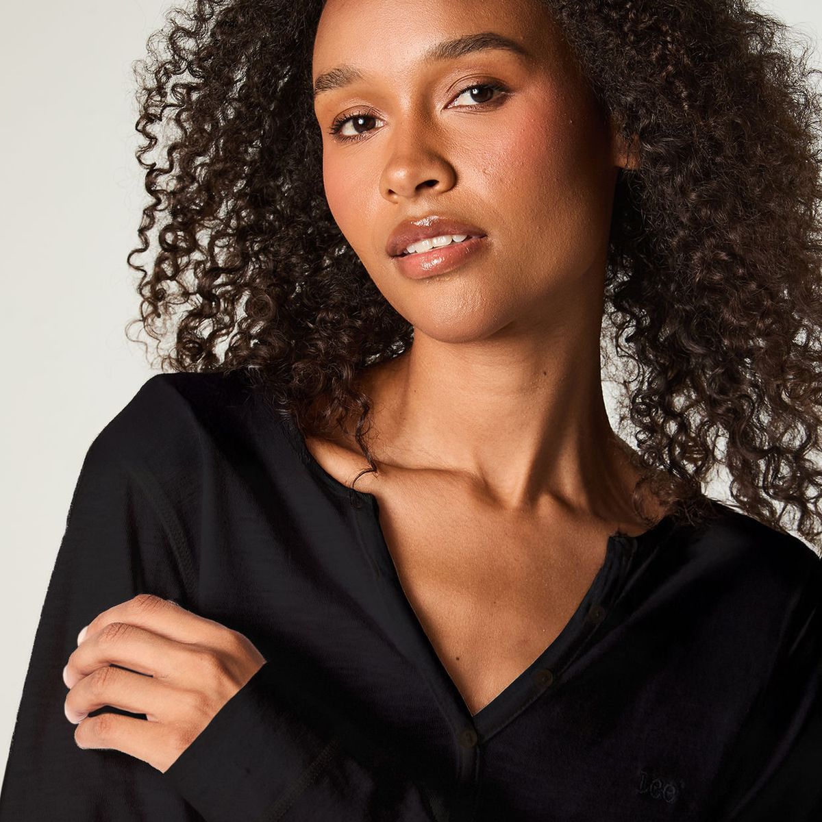 LEE - Polera  Mujer Regular Negro Henley
