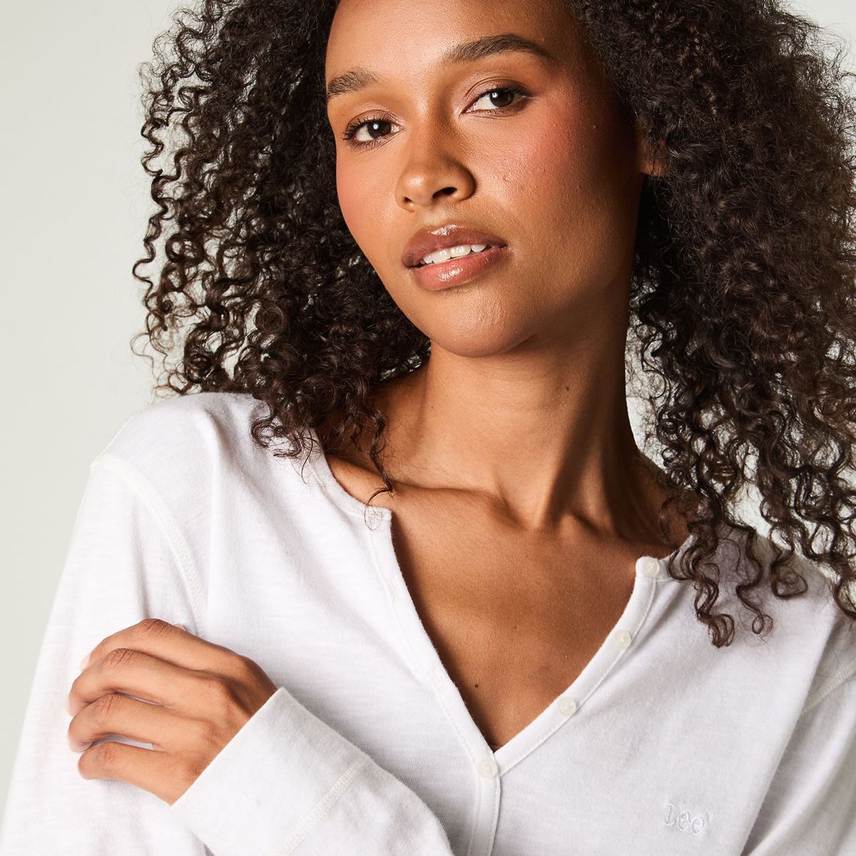 LEE - Polera  Mujer Regular Ecru Henley