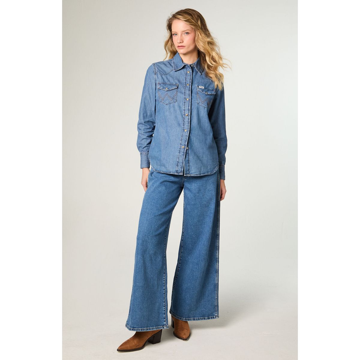 WRANGLER - Camisa Mujer Western Shirt Denim Regular Fit Azul