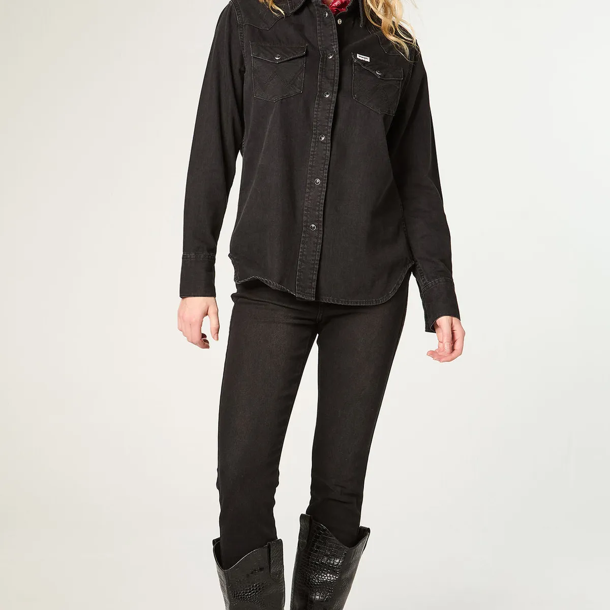 WRANGLER - Camisa Mujer Western Shirt Denim Regular Fit Negro