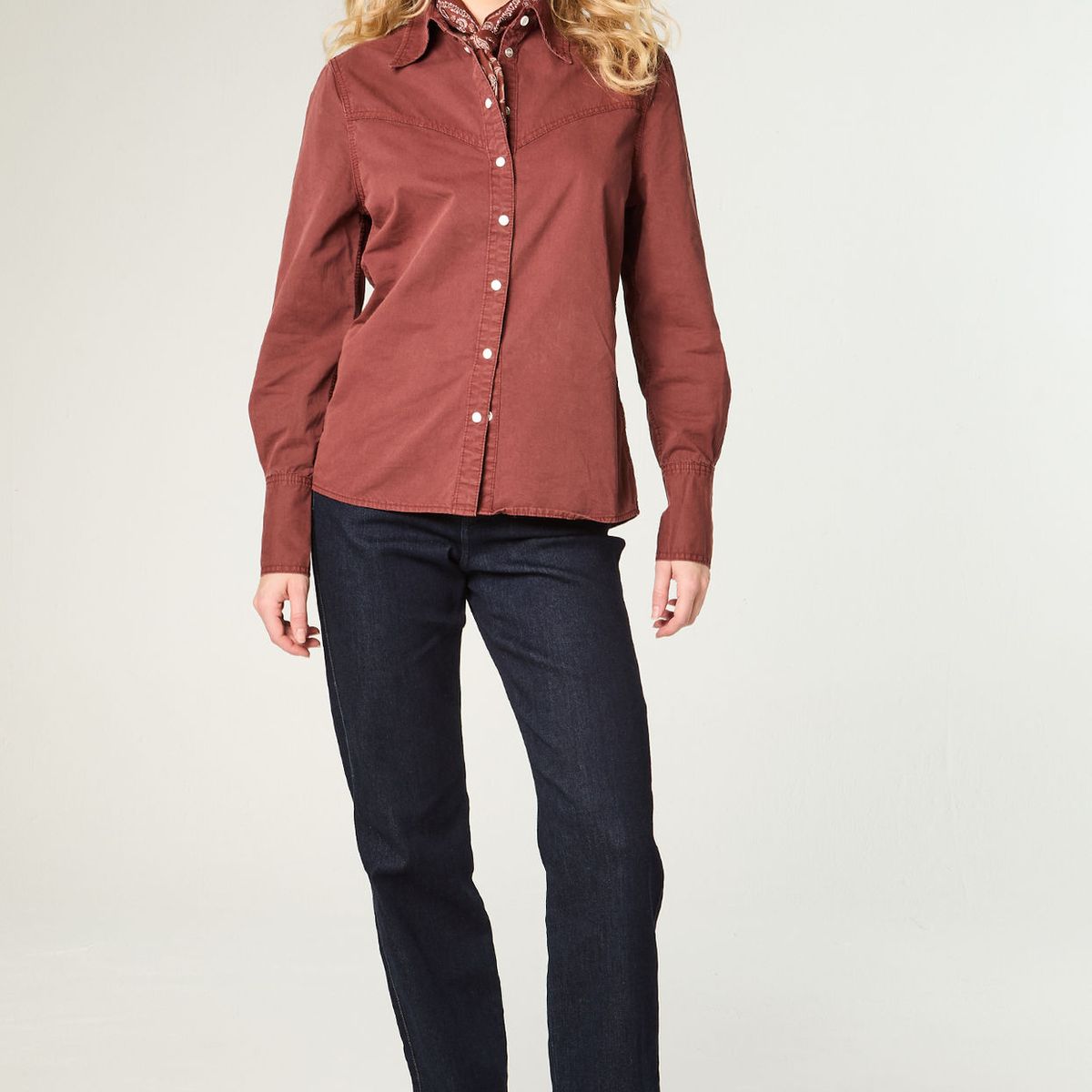 WRANGLER - Camisa Mujer V-Yoke Denim Regular Fit Brick Burnt