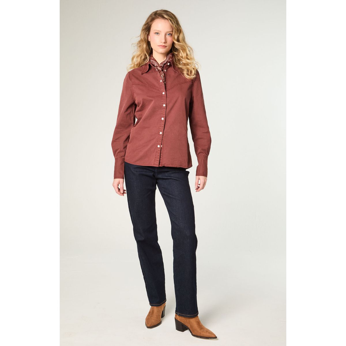 WRANGLER - Camisa Mujer V-Yoke Denim Regular Fit Brick Burnt