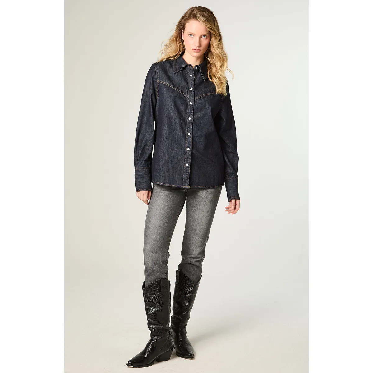WRANGLER - Camisa Mujer V-Yoke Denim Regular Fit Azul