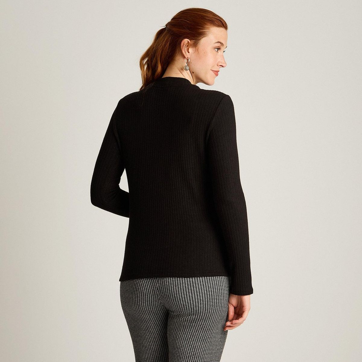 LORENZO DI PONTTI - Polera Negra Lanilla Cuello Alto Manga Larga Básica