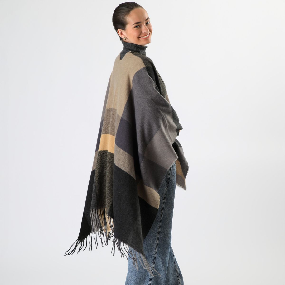 I D - Poncho Naxos Gris I-D