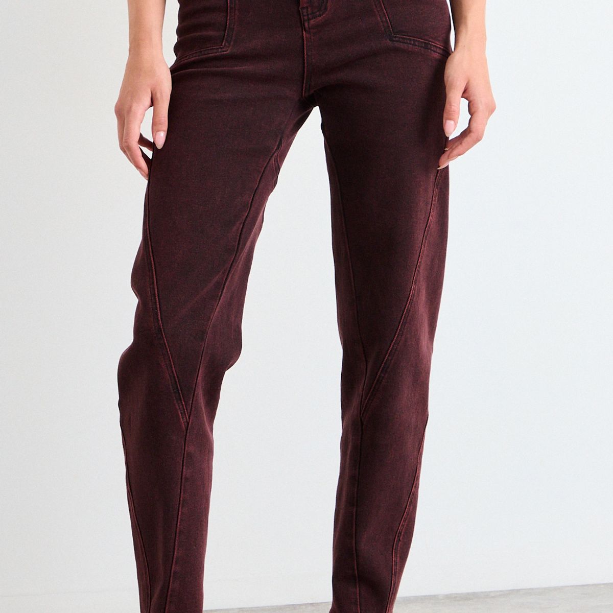 IO - Jeans Liso Mujer Burdeos Io