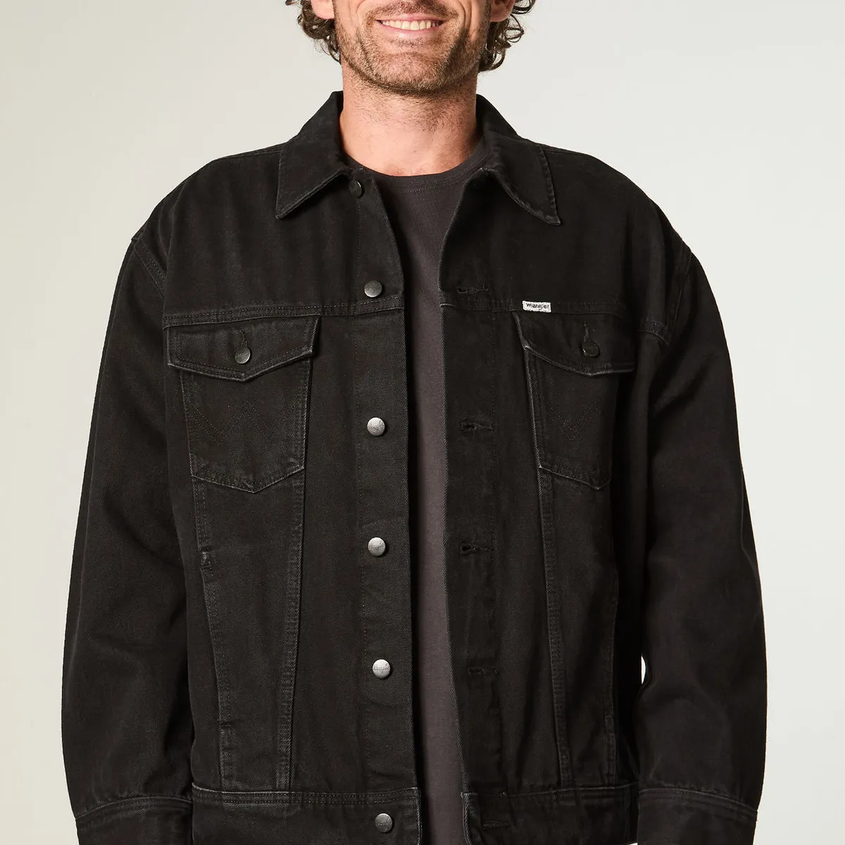 WRANGLER - Chaqueta Hombre Trucker Denim Regular Fit Negro