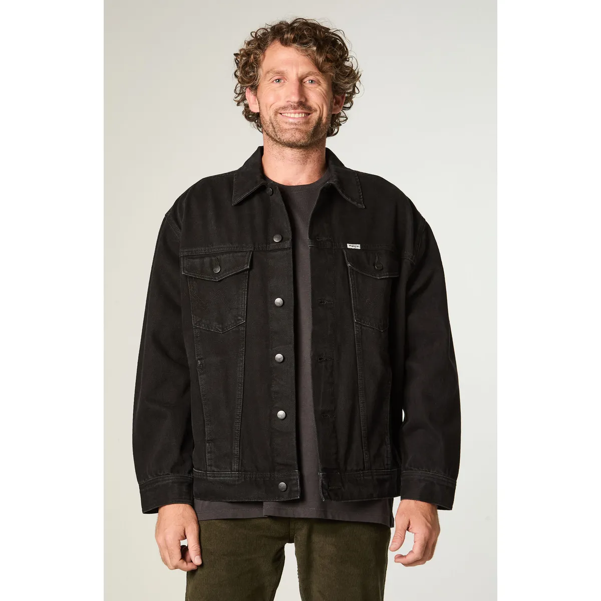 WRANGLER - Chaqueta Hombre Trucker Denim Regular Fit Negro