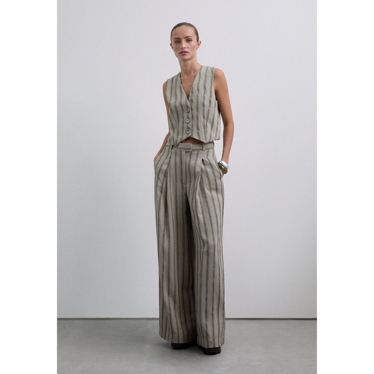 SCALPERS - Pantalón Culotte De Pinza Rayas