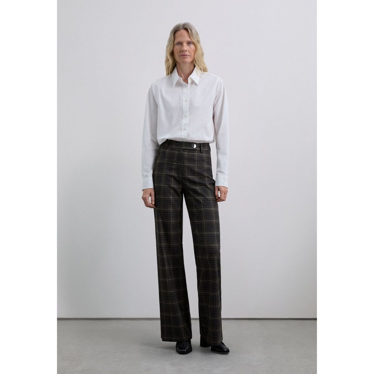 SCALPERS - Pantalón Recto Cuadros