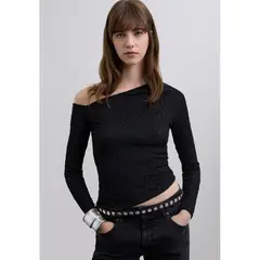 SCALPERS - Top Asimétrico Hombro Descubierto