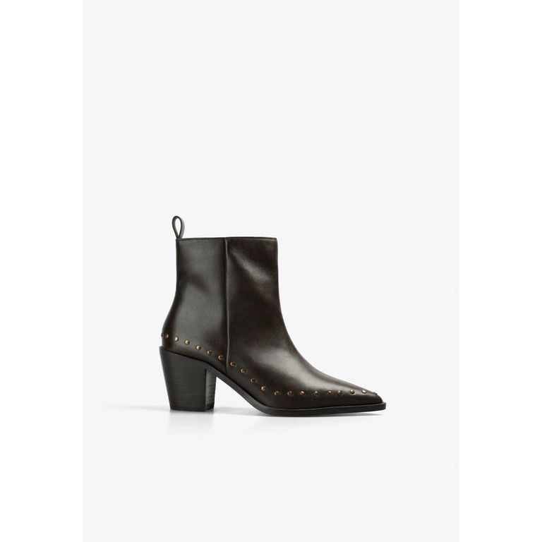 BOTAS DE PIEL CON TACHAS