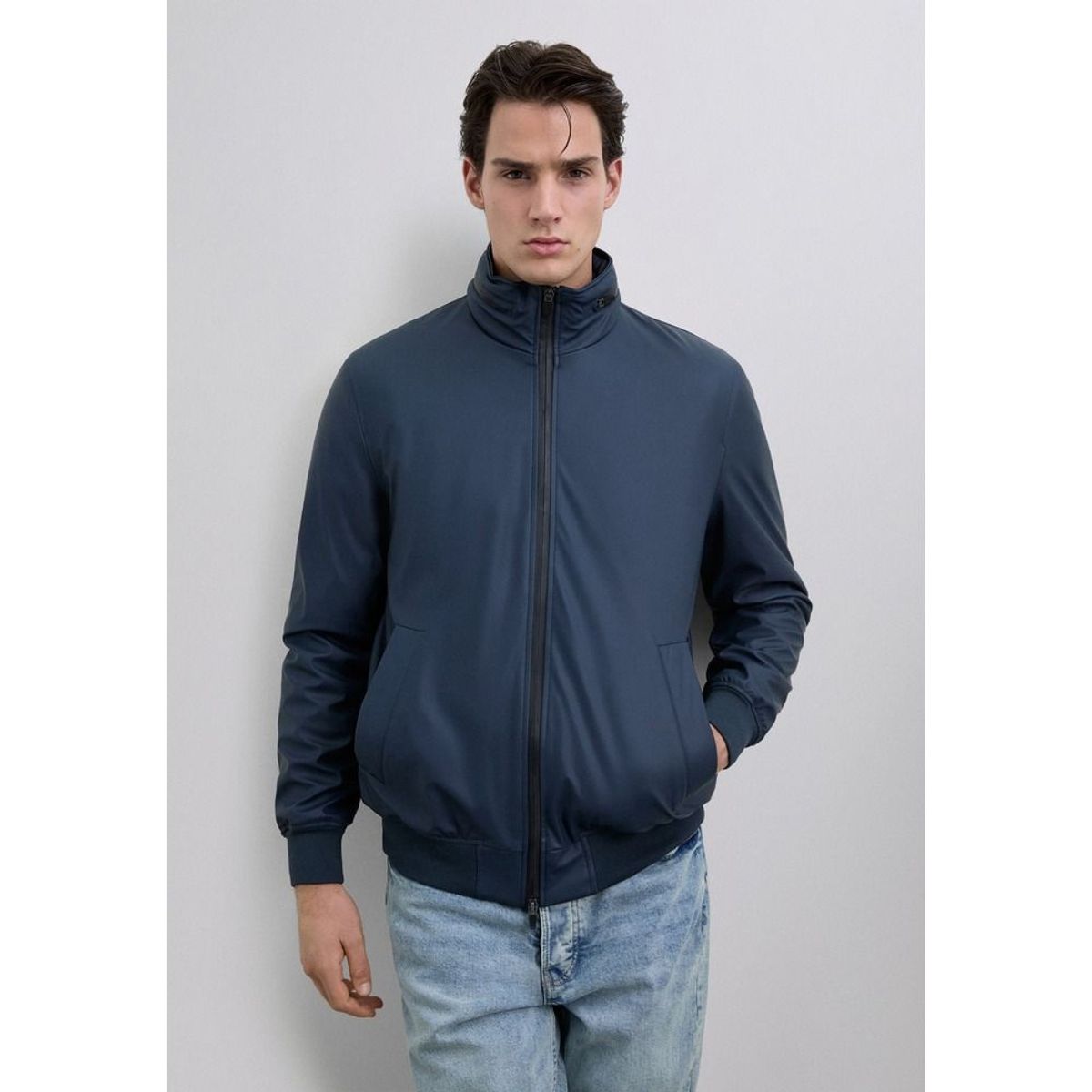 SCALPERS - Chaqueta Capucha Impermeable