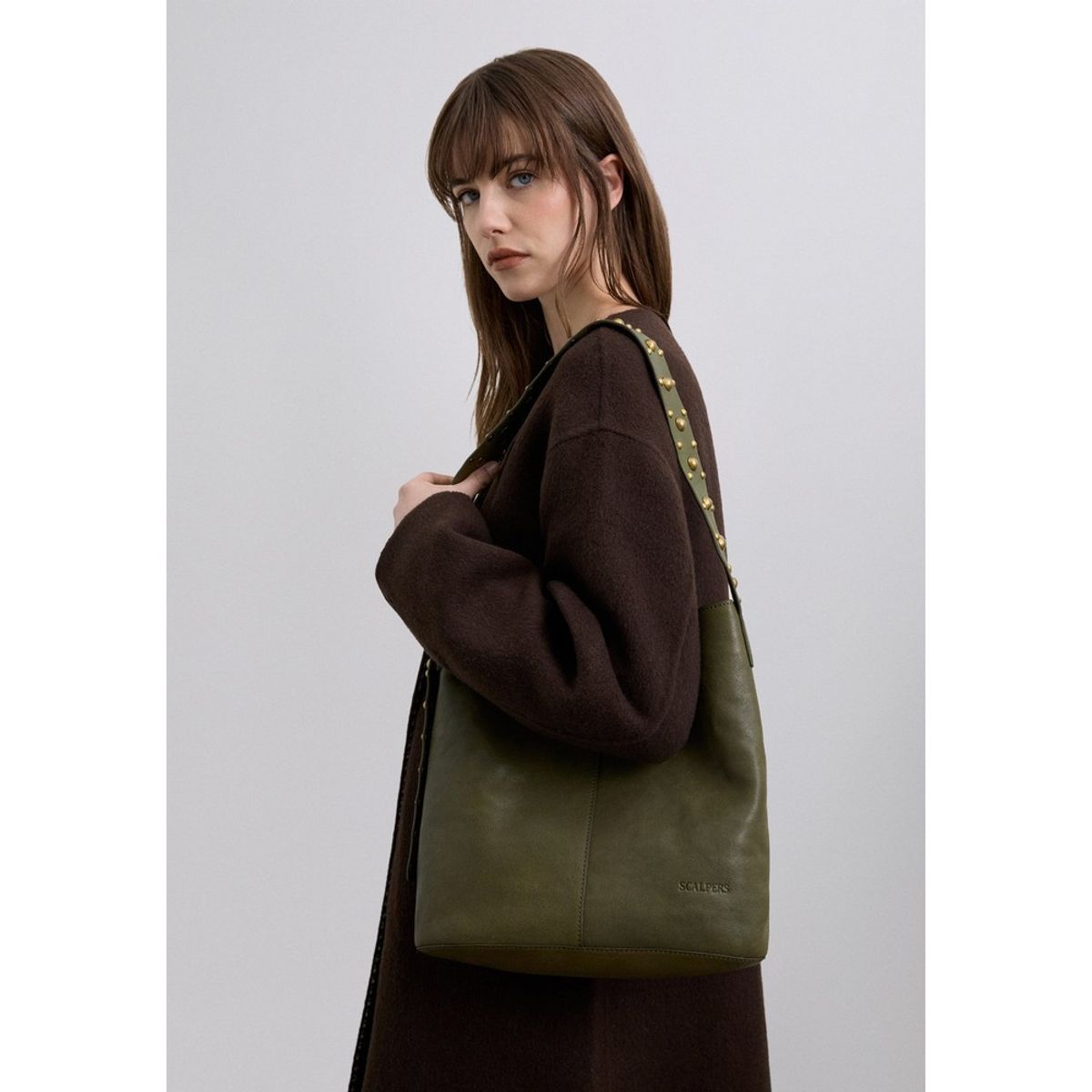 SCALPERS - Bolso Piel Tachuelas