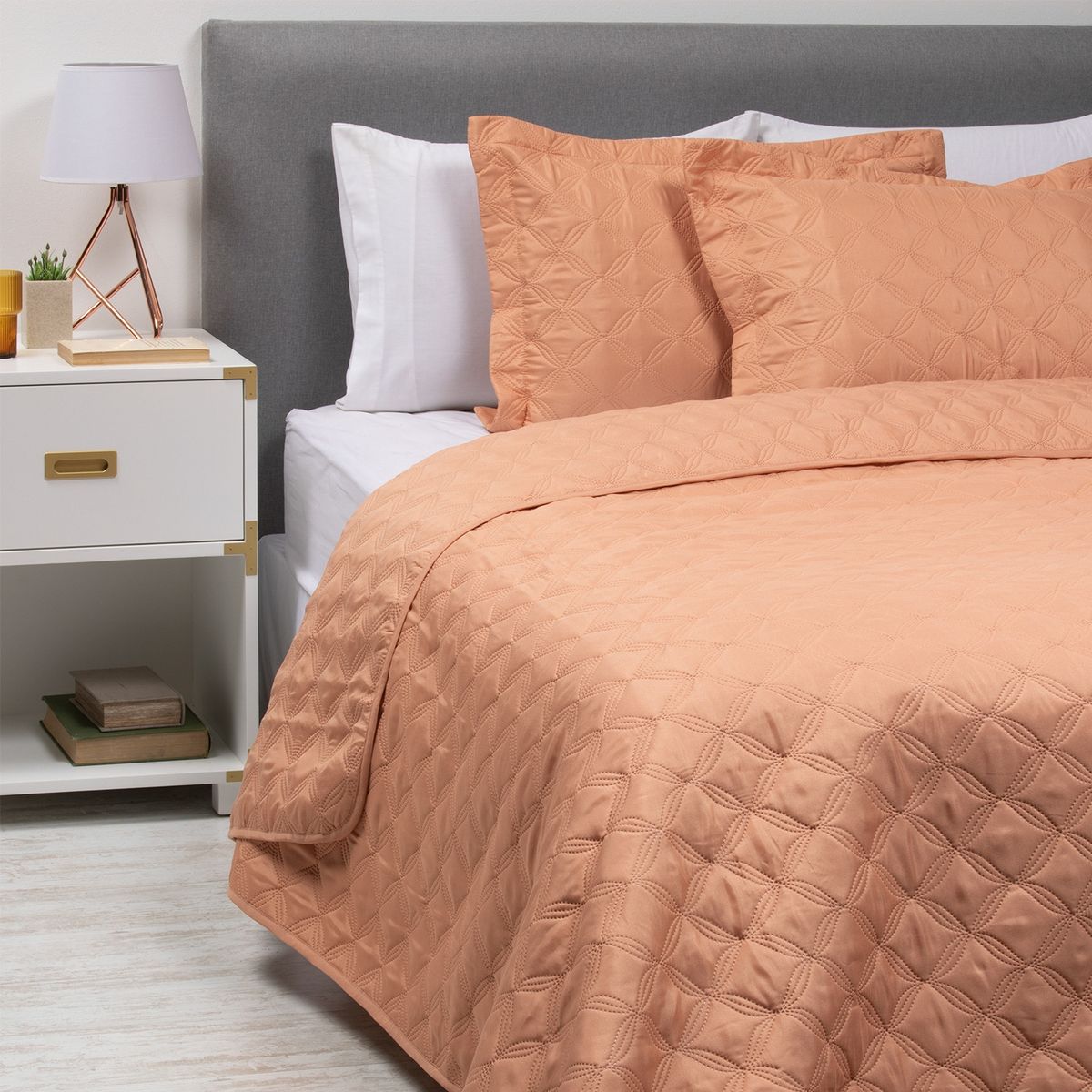 ZAHR - Cubrecama Liso King Damasco Zahr