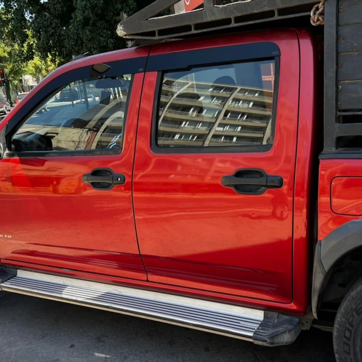 GENERICO - Bota Aguas de Acrílico 2mm plano Negro Brillante a Medida para Chevrolet D-max del 2020 al 2025