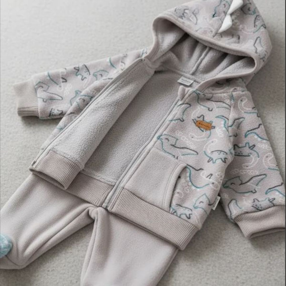 TEDMIMAK - conjunto niño algodon afranelado CON CAPUCHA DINOSAURIO GRIS