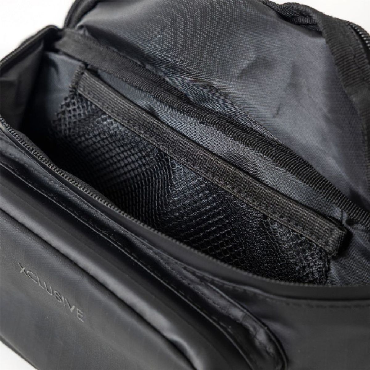 XCLUSIVE - Banano Xclusive Impermeable 4,5 litros - Modelo Elite  - 3 Compartimientos