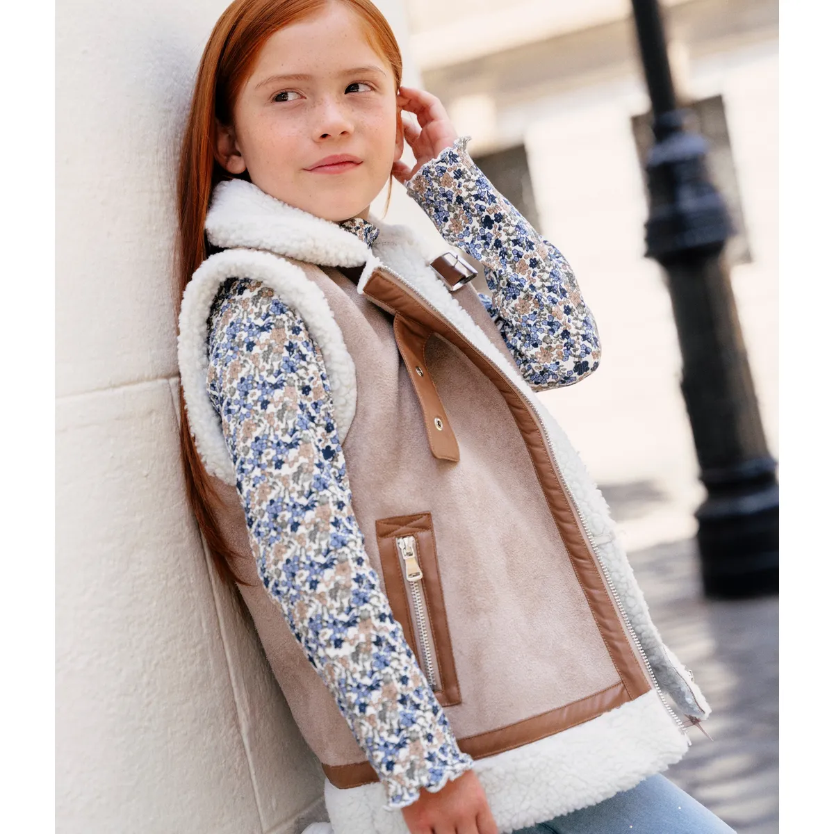 LIMONADA - Chaqueta niña de gamuza sin mangas beige Limonada
