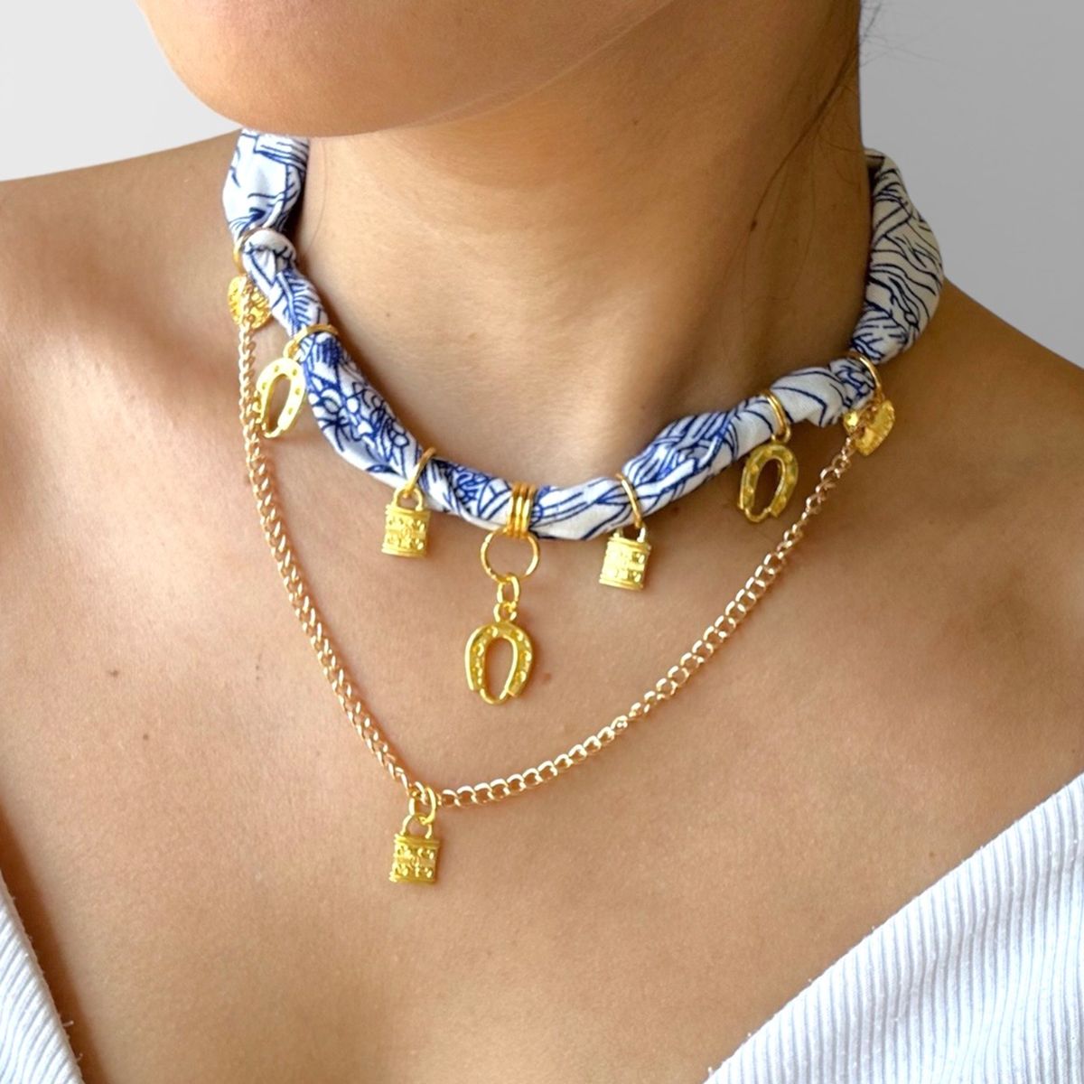 GENERICO - Collar Bandana Diseño Lucky Charm