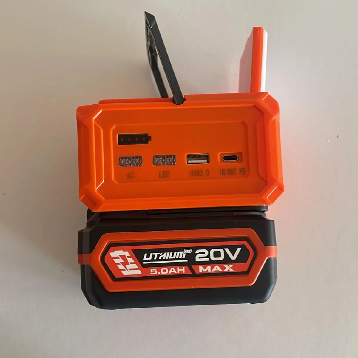 REDBO - INVERSOR DE CORRIENTE REDBO PORTATIL IC0001