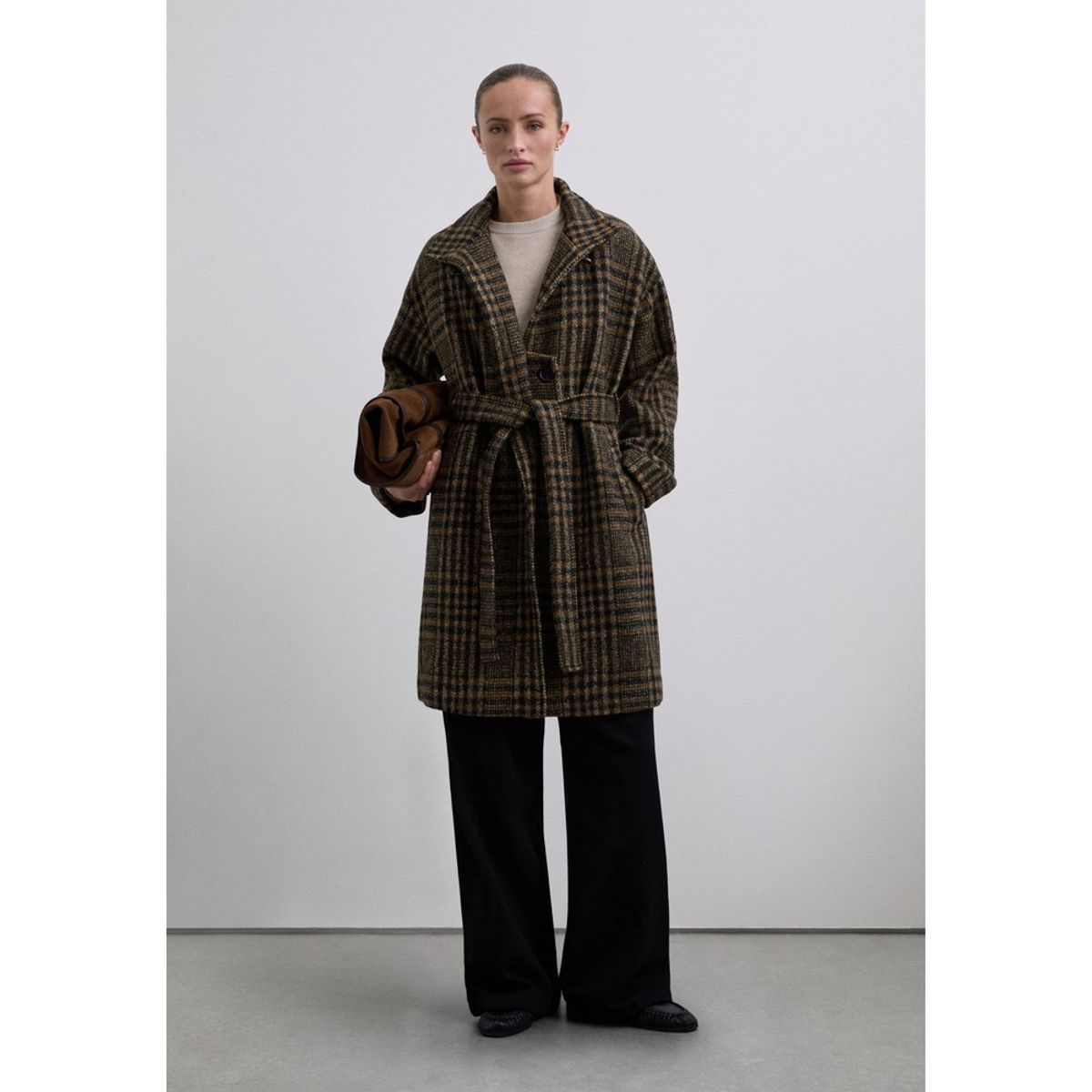 SCALPERS - Abrigo Corto Lana Cuadros