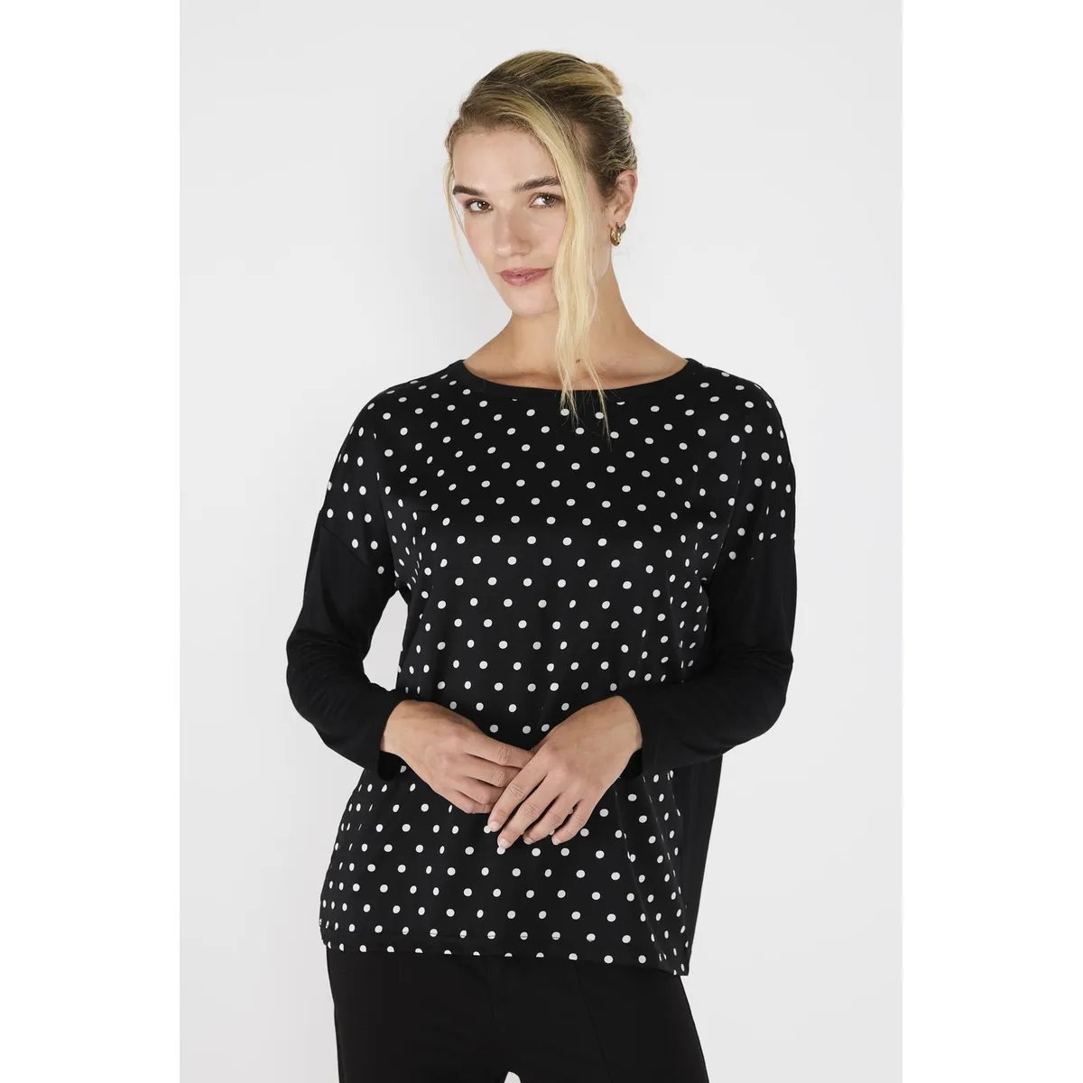 ECLIPSE - Polera Maca Negro