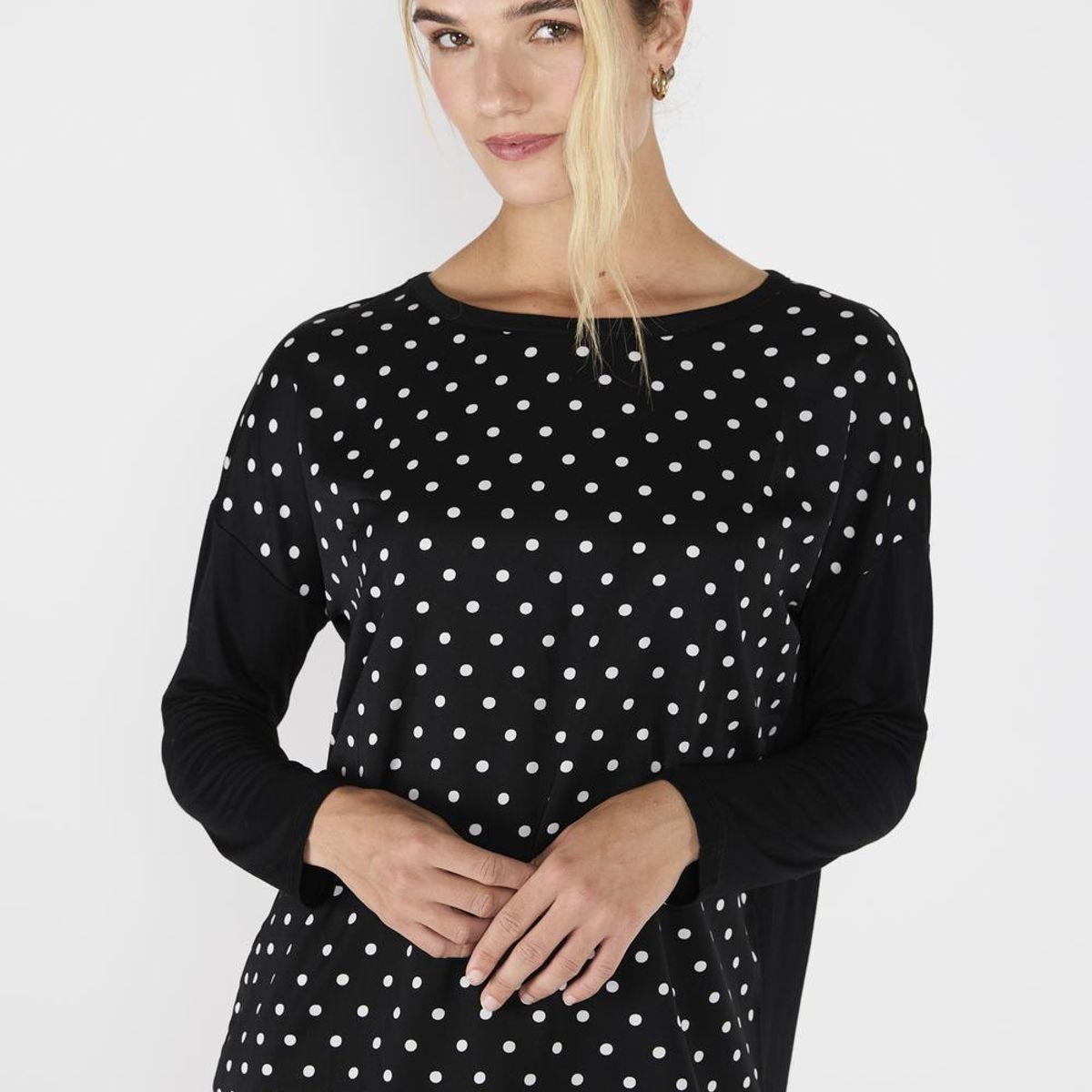 ECLIPSE - Polera Maca Negro