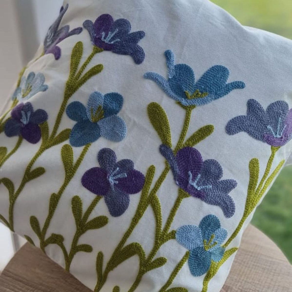GENERICO - Funda Bordada Moradas Y Celeste Tulipan 45x42