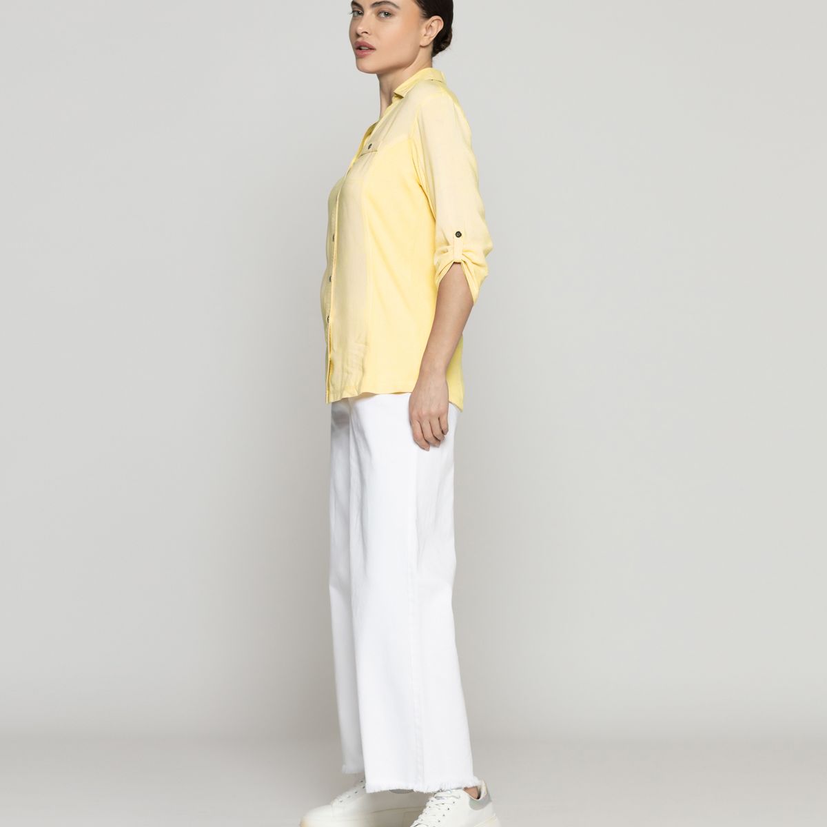 LINEATRE - Blusa Mujer Carolina Ligera Corte Ajustado Amarilla Lineatre