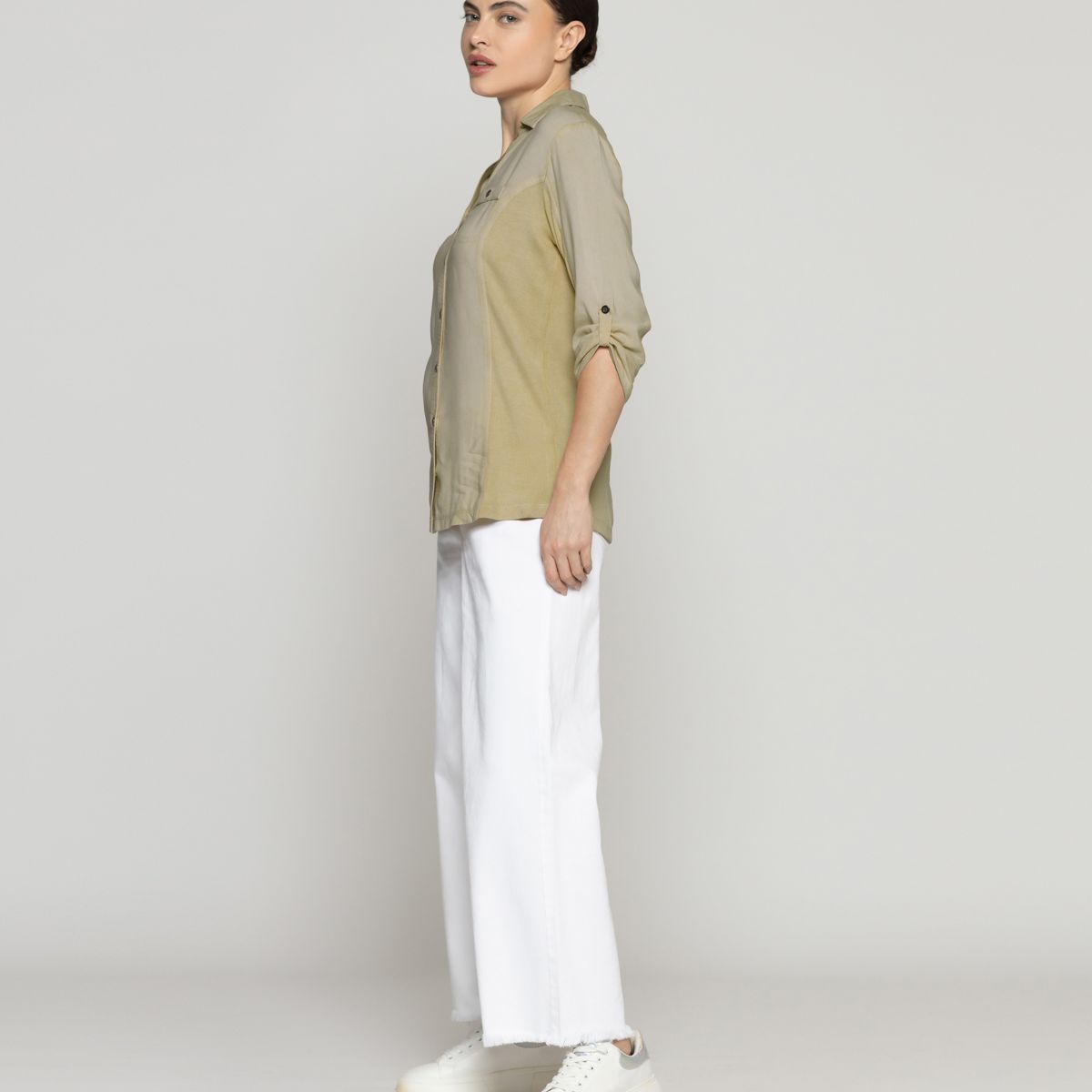 LINEATRE - Blusa Mujer Carolina Slim Fit Tela Ligera Verde Fango Lineatre