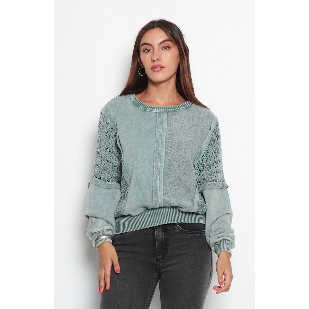 WADOS - SWEATER MANGA LARGA SOLIDO CON APLICACION