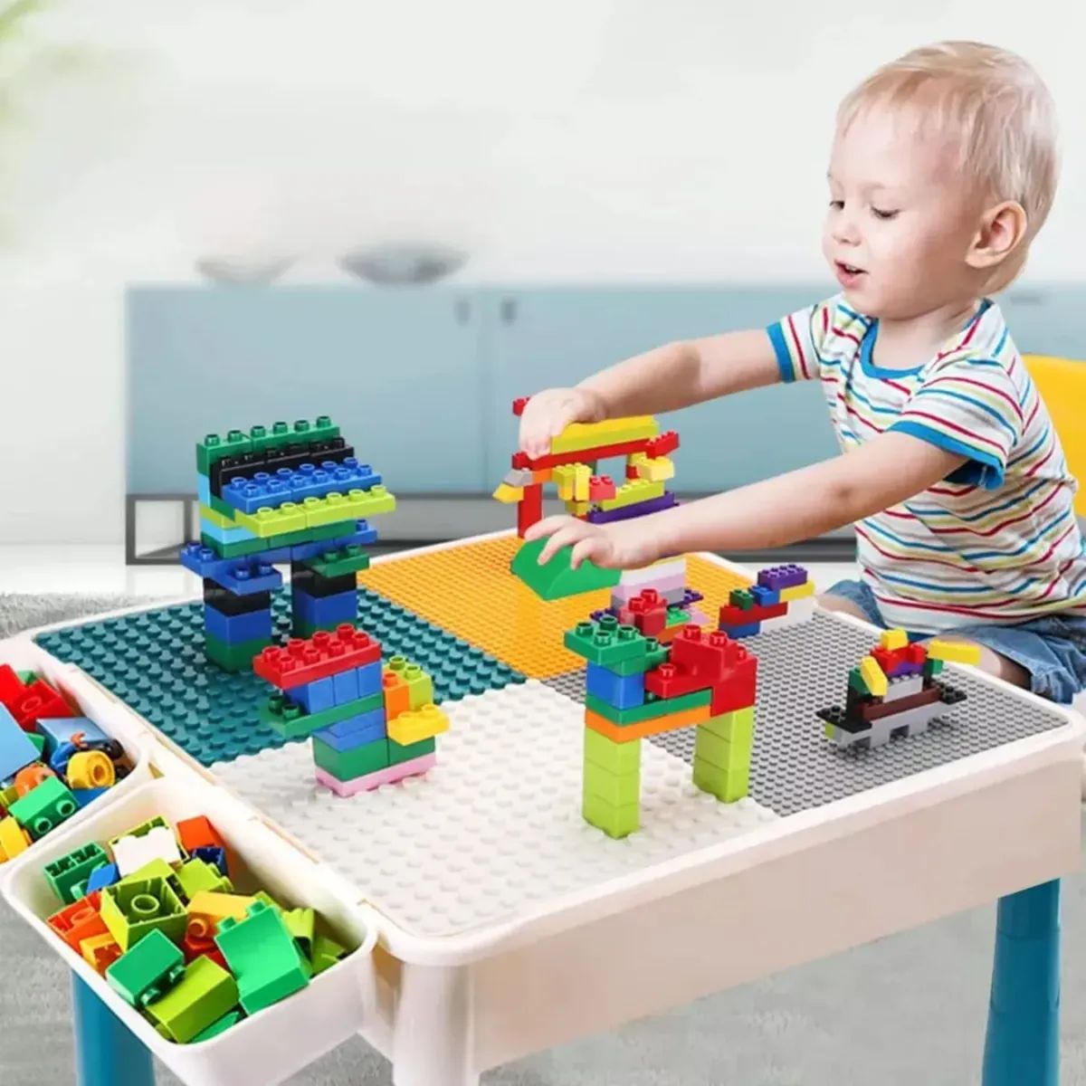 MOVI - Mesa de Juego Infantil con Silla y 102 Piezas Lego