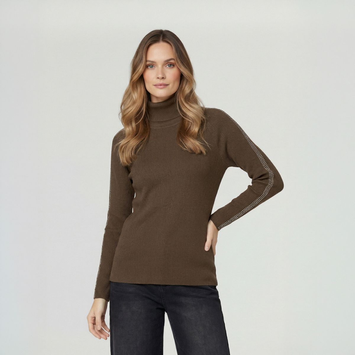 LINEATRE - Sweater Mujer Teresa Relaxed Cuello Alto Redondo Manga Caída Chocolate Lineatre