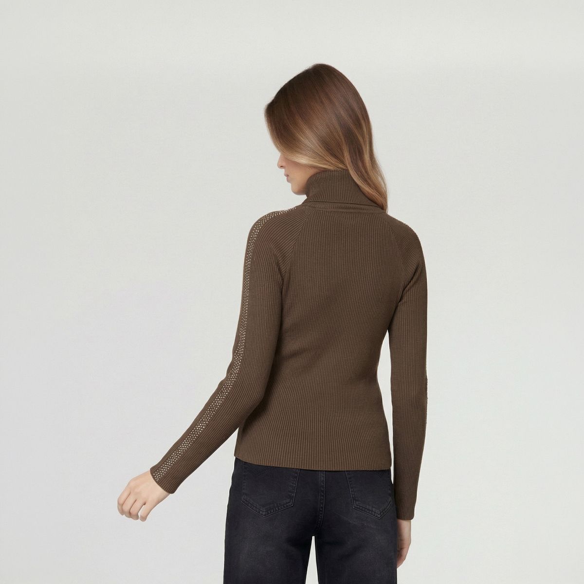 LINEATRE - Sweater Mujer Teresa Relaxed Cuello Alto Redondo Manga Caída Chocolate Lineatre