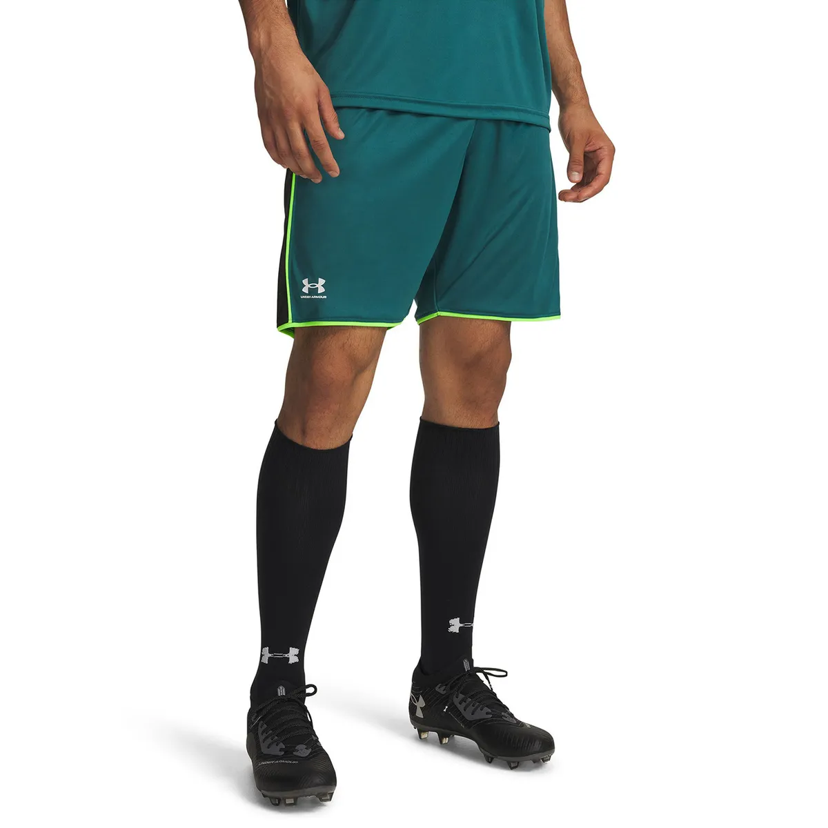 UNDER ARMOUR - Short Hombre Challenger Train Verde UNDER ARMOUR