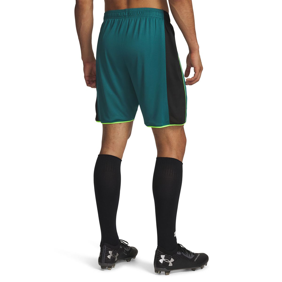 UNDER ARMOUR - Short Hombre Challenger Train Verde UNDER ARMOUR